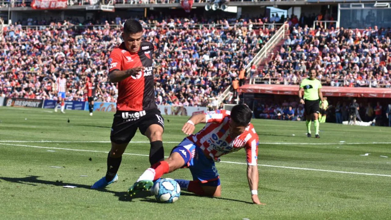 Perotti busca que el partido Colón-Unión también se juegue de noche