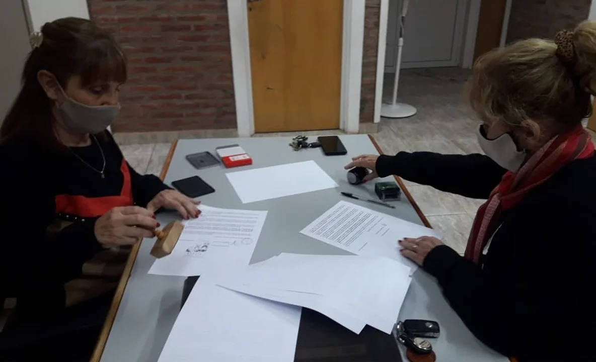 La firma del contrato de comodato con Acadín.