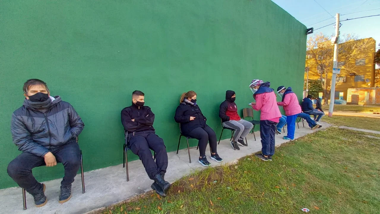 De 54 hisopados, 14 dieron positivo.