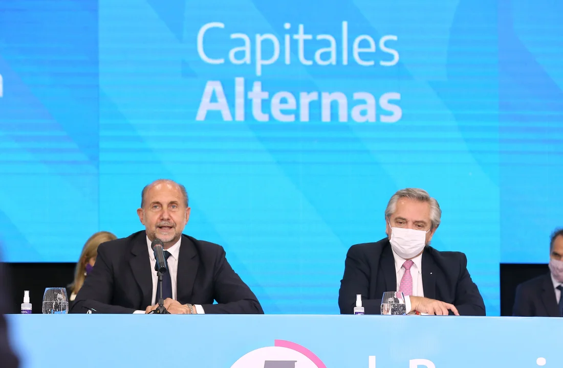 Clases presenciales: Perotti gambeteó el "fuego" del Gobierno