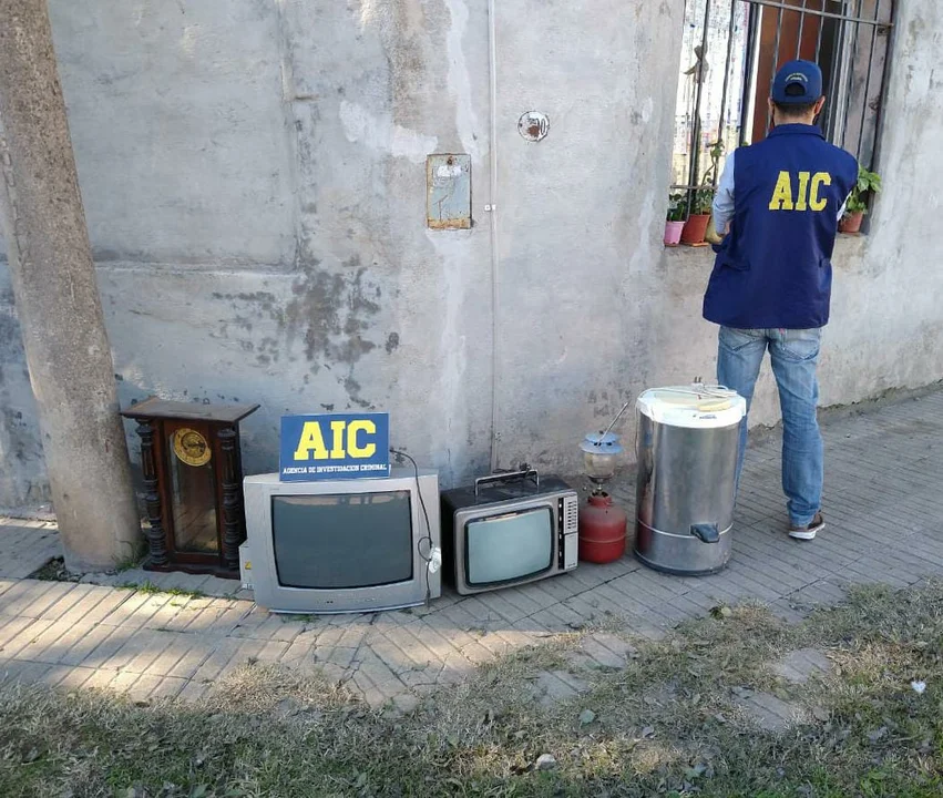 Allanamiento y detención por un caso de escruche