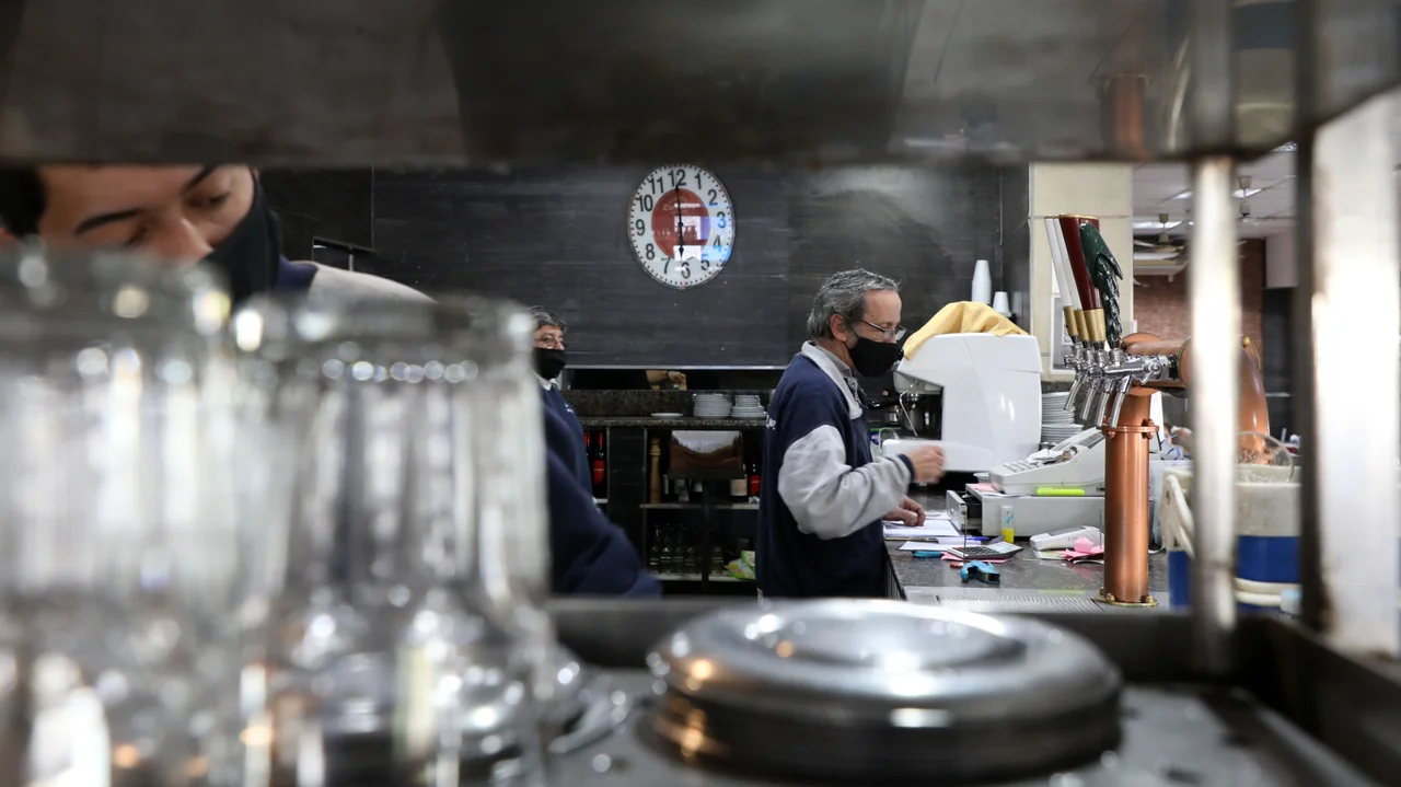 Gastronómicos podrán recibir aportes de hasta 10 mil pesos por trabajador