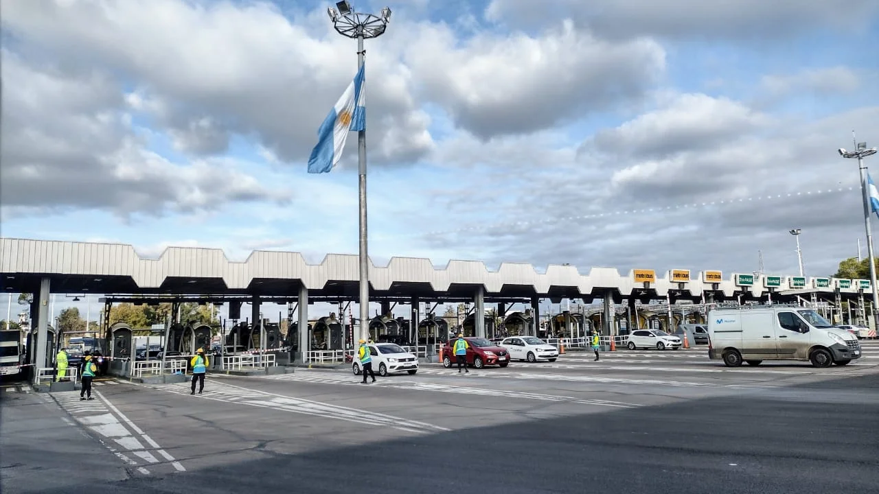 Empleados de peaje levantan nuevamente las barreras en las rutas de la región