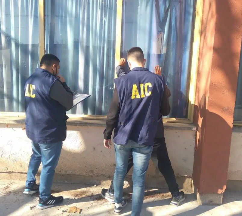 Dos detenciones de AIC en la vía pública, una por robo y otra por abuso