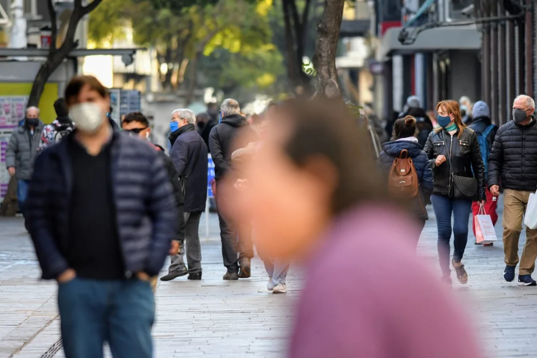 Restricciones: entre los índices estancados y la vacunación rápida