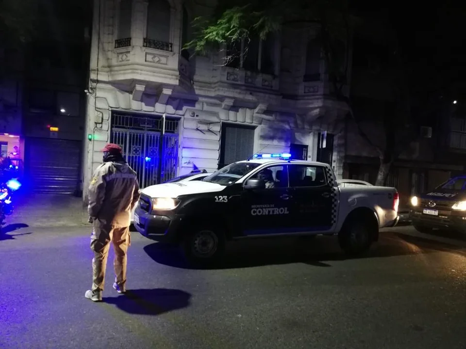 Una de las fiestas clandestinas, en 9 de Julio y Dorrego, pleno centro. 