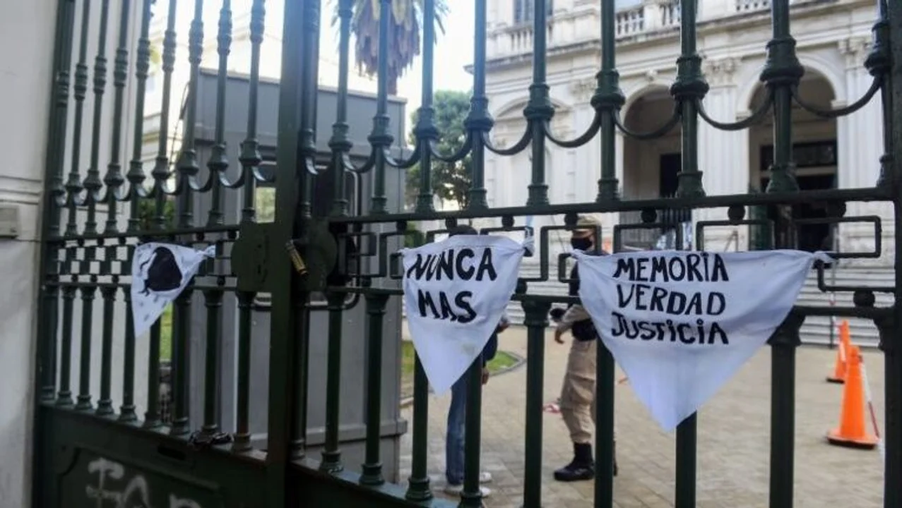 Presentan libro sobre luchas por los derechos humanos en Rosario