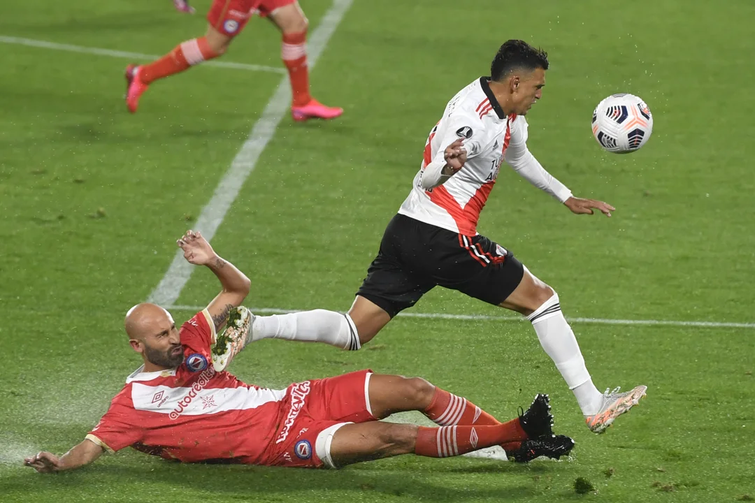 River no pudo con un aguerrido Argentinos y empataron en 1