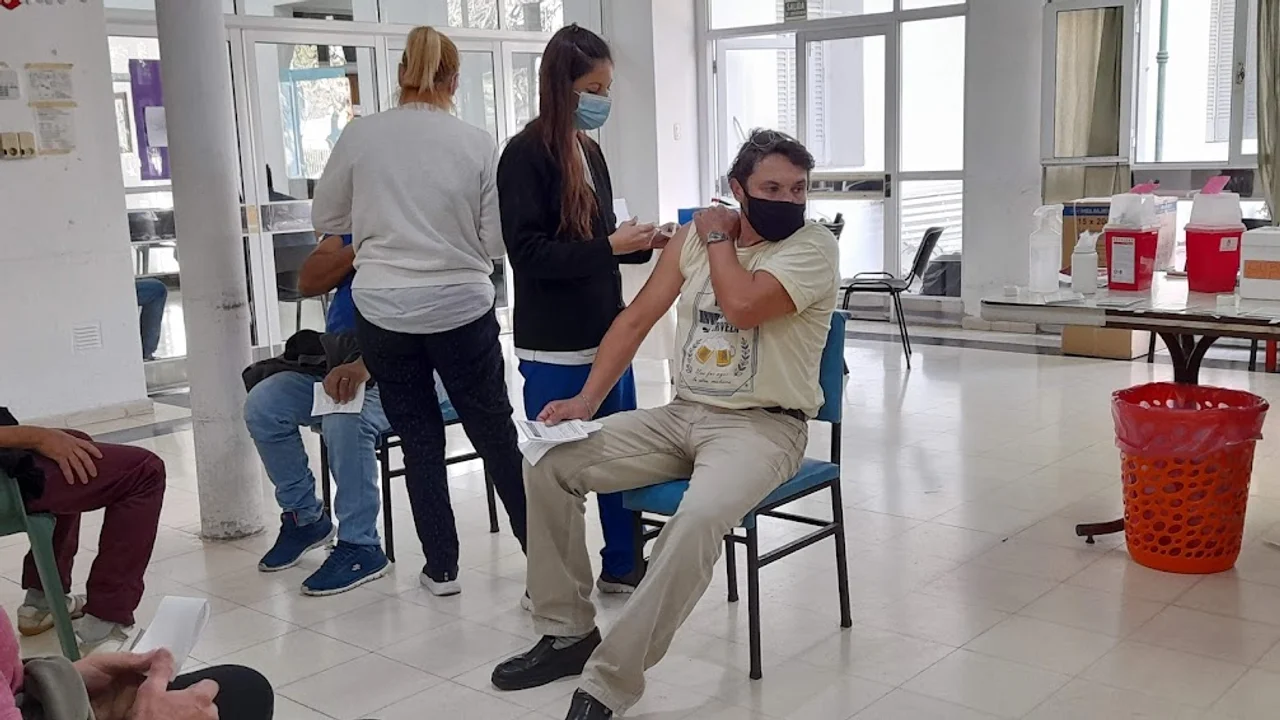 Avanza a buen ritmo la inoculación de personas inscriptas en la ciudad