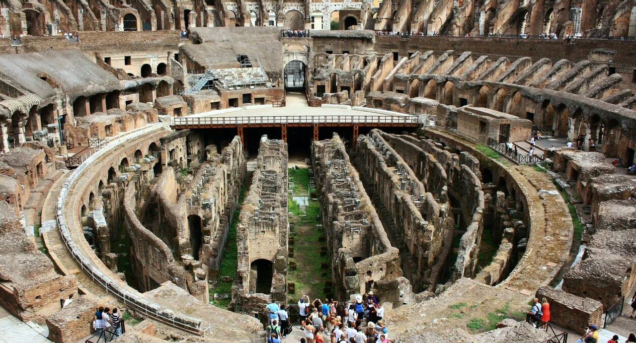 Artistas y curadores italianos intentan vender el Coliseo de forma digital