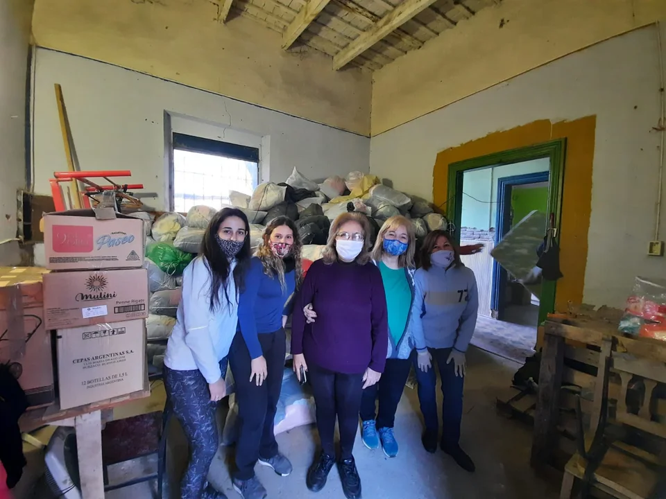 La carga de los alimentos y elementos que serán donados, se concretó durante la mañana de este miércoles 