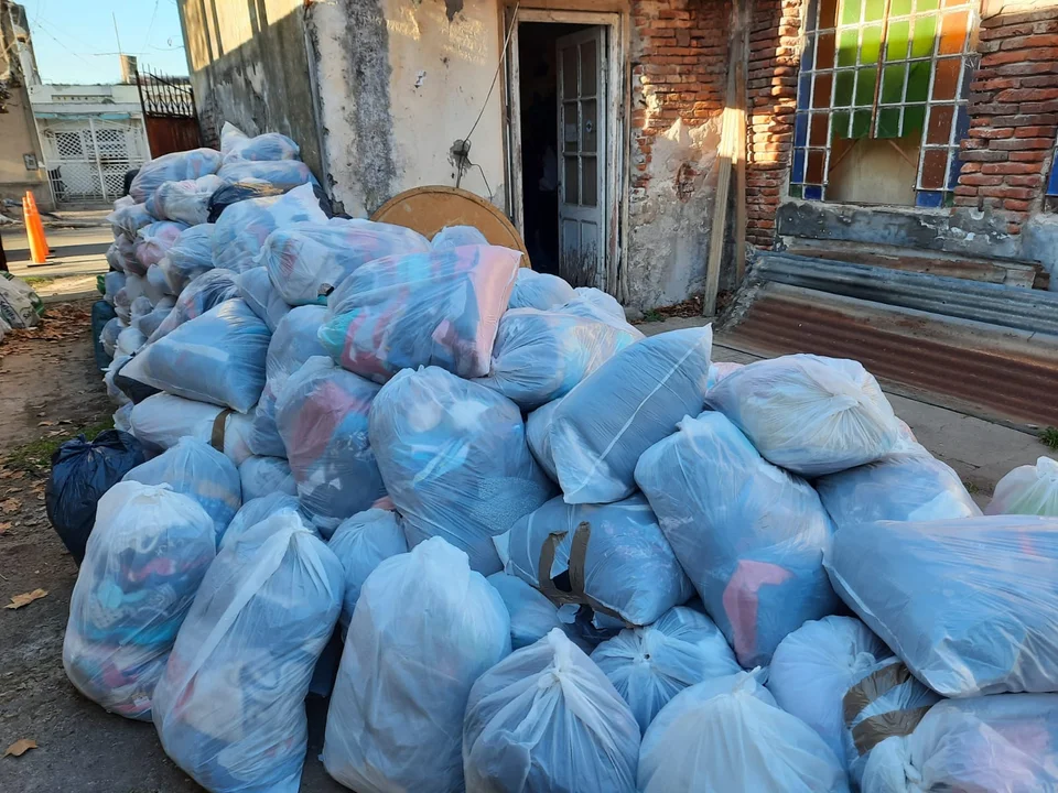 La carga de los alimentos y elementos que serán donados, se concretó durante la mañana de este miércoles 