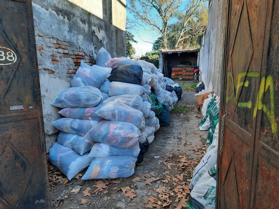 La carga de los alimentos y elementos que serán donados, se concretó durante la mañana de este miércoles 