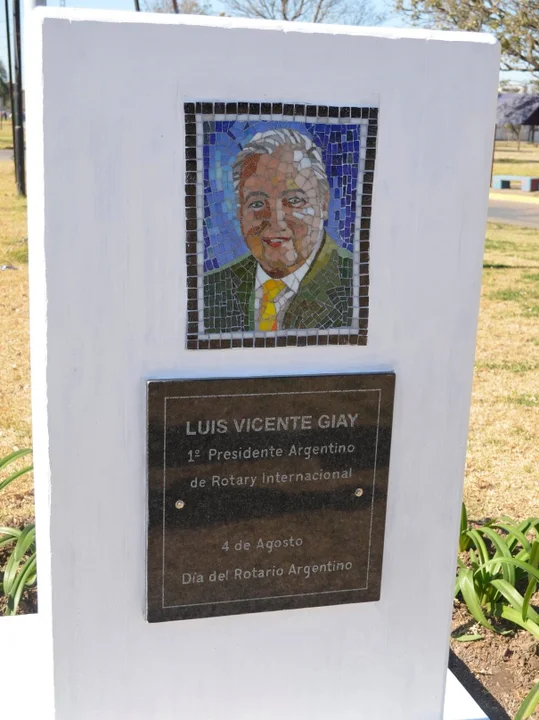 Rotary Casilda inauguró un monolito en honor a un histórico rotariano