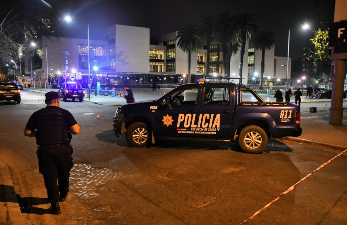 A un día del juicio contra Guille Cantero, balean el Centro de Justicia Penal 
