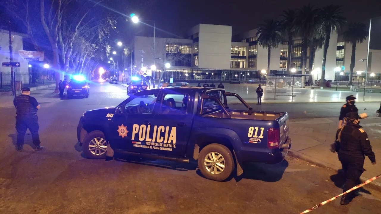 A un día del juicio contra Guille Cantero, balean el Centro de Justicia Penal 