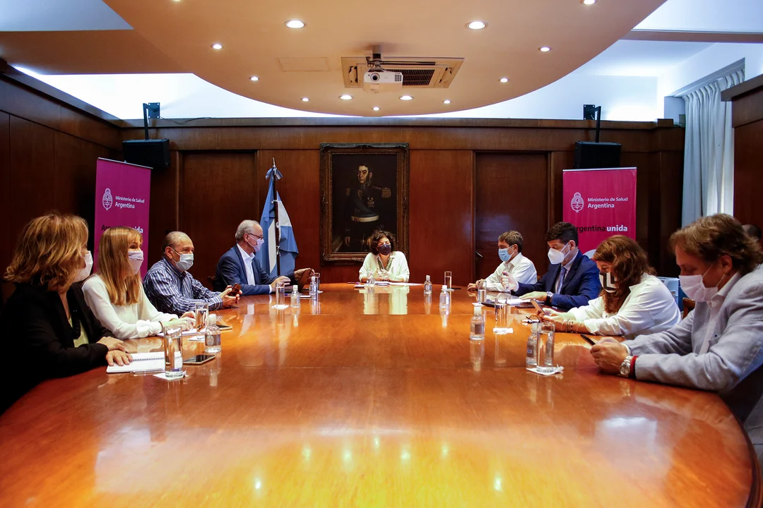 Cepa Delta y vacunación a menores, el foco de la cúpula sanitaria