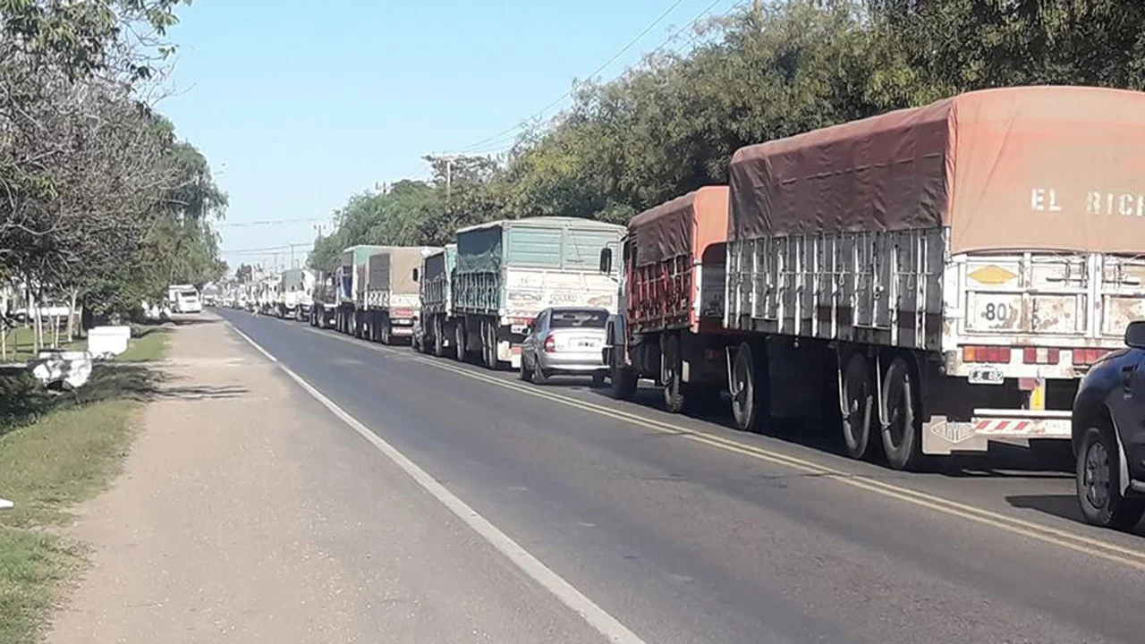 Piden construir reductores de velocidad en las banquinas de la RN33