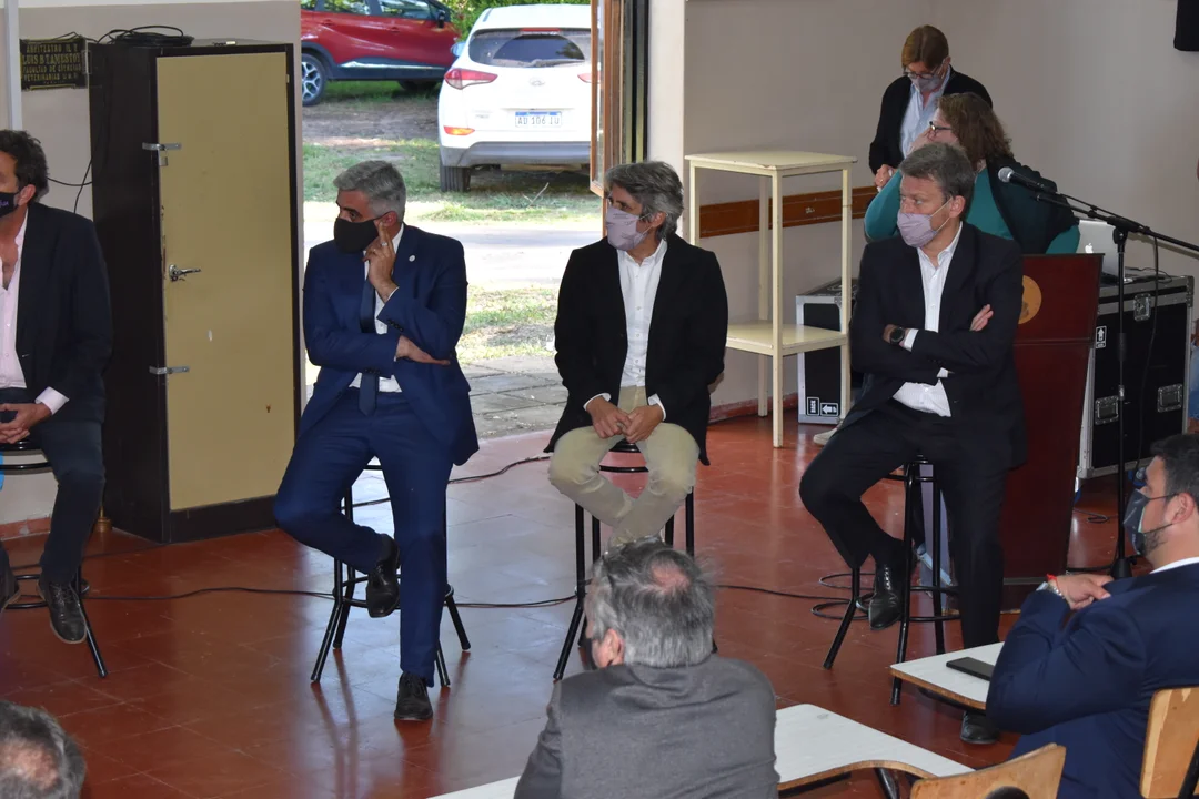 Perotti encabezó el llamado a licitación para la nueva sede de Veterinarias
