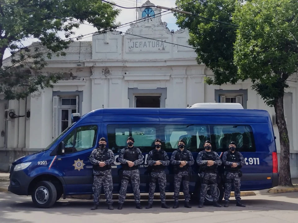 La URIV recibió un nuevo minibus