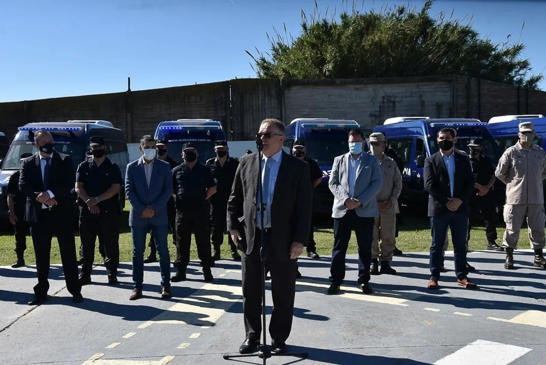 La URIV recibió un nuevo minibus