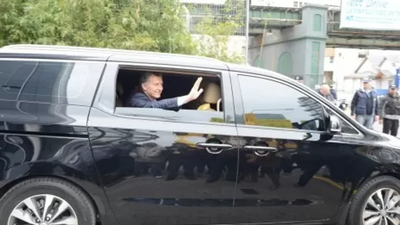 La camioneta en la que Macri viajó a Dolores acumula 180 mil pesos en multas