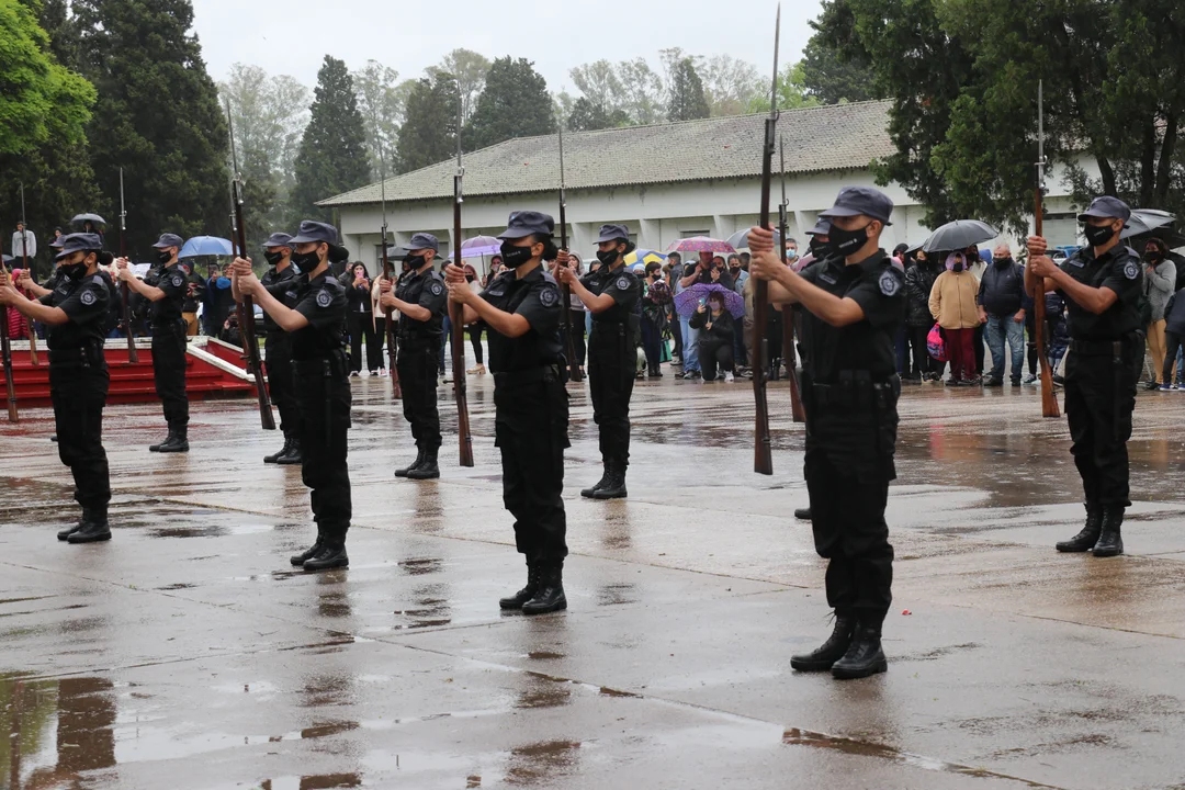 Casi 12 mil aspirantes a la Policía santafesina, más de la mitad mujeres