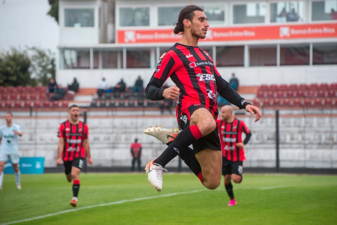 La Lepra apunta a un delantero de Patronato para reforzar el plantel