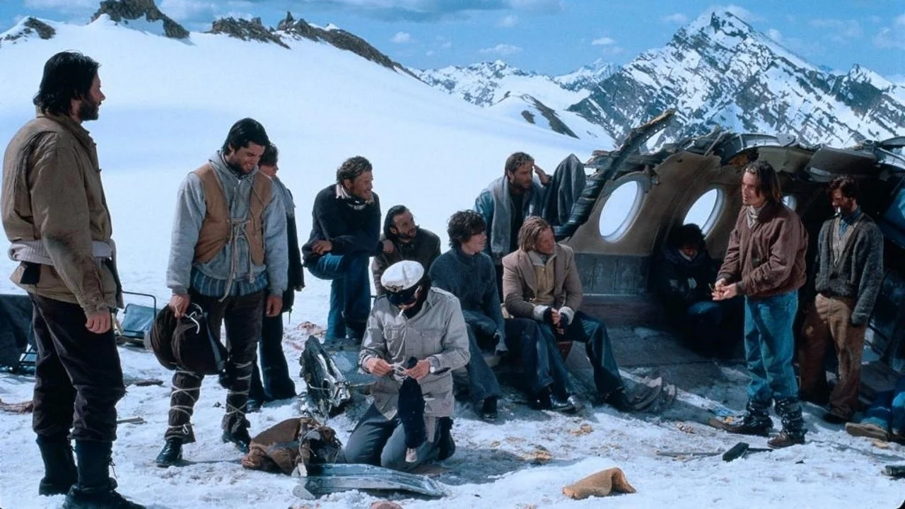 El director de Jurassic World hará la remake de "¡Viven!"