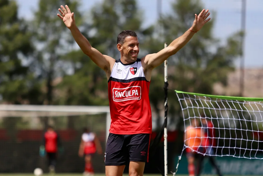 Se despide Maxi Rodríguez: piden retirar su camiseta y que lo citen a la Selección
