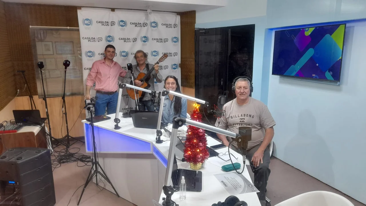 Solo una parte del gran equipo de Radio Casilda que trabajó.