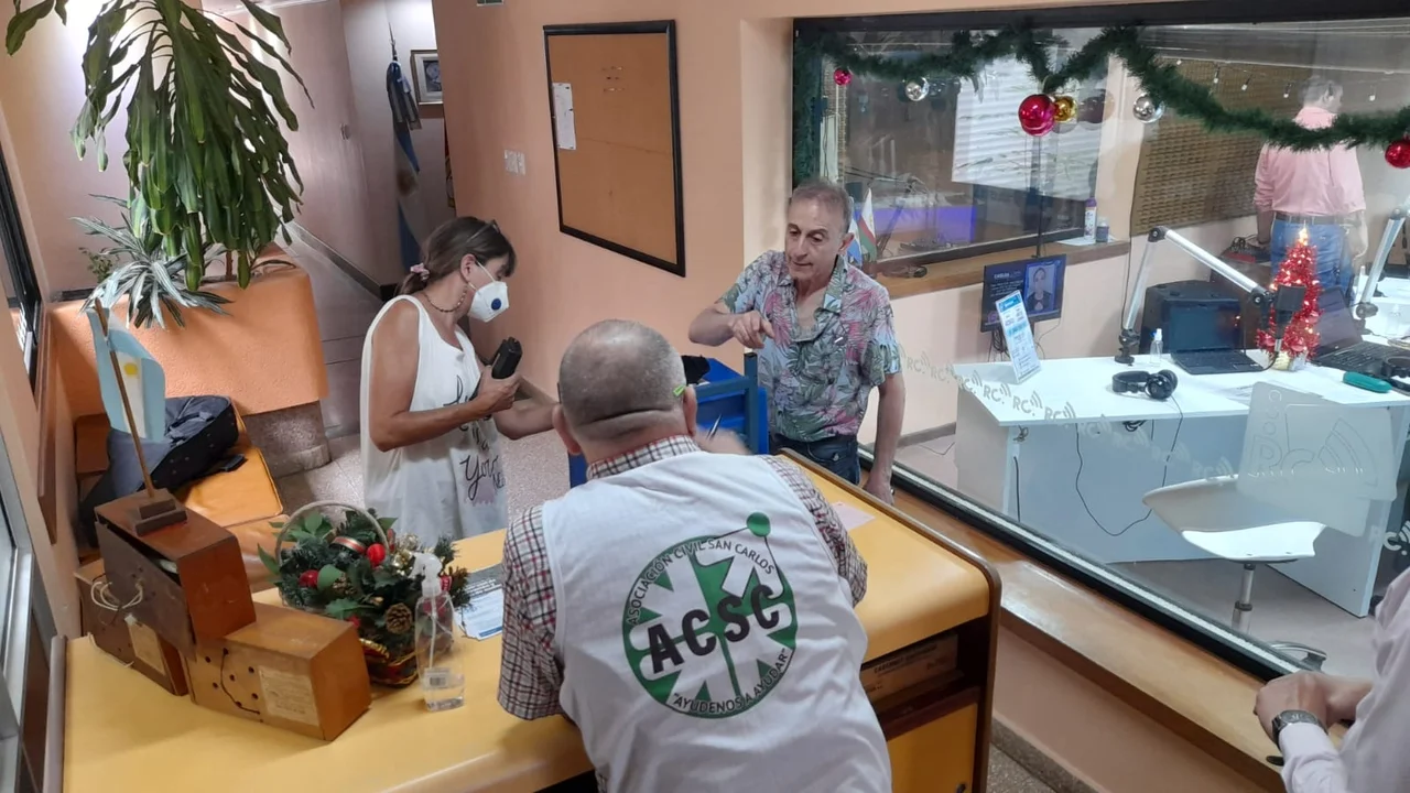 Distintas personas se acercaron a colaborar.