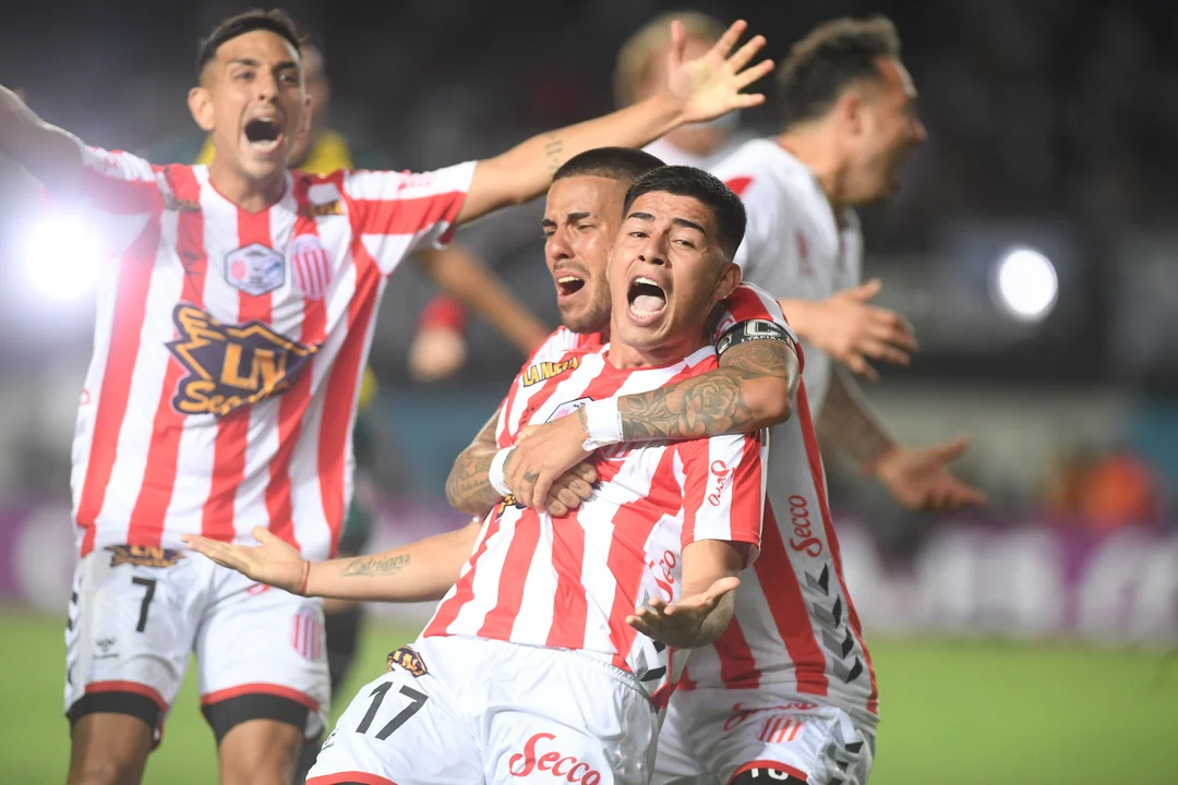 Barracas Central, el equipo de Chiqui Tapia, ascendió a Primera