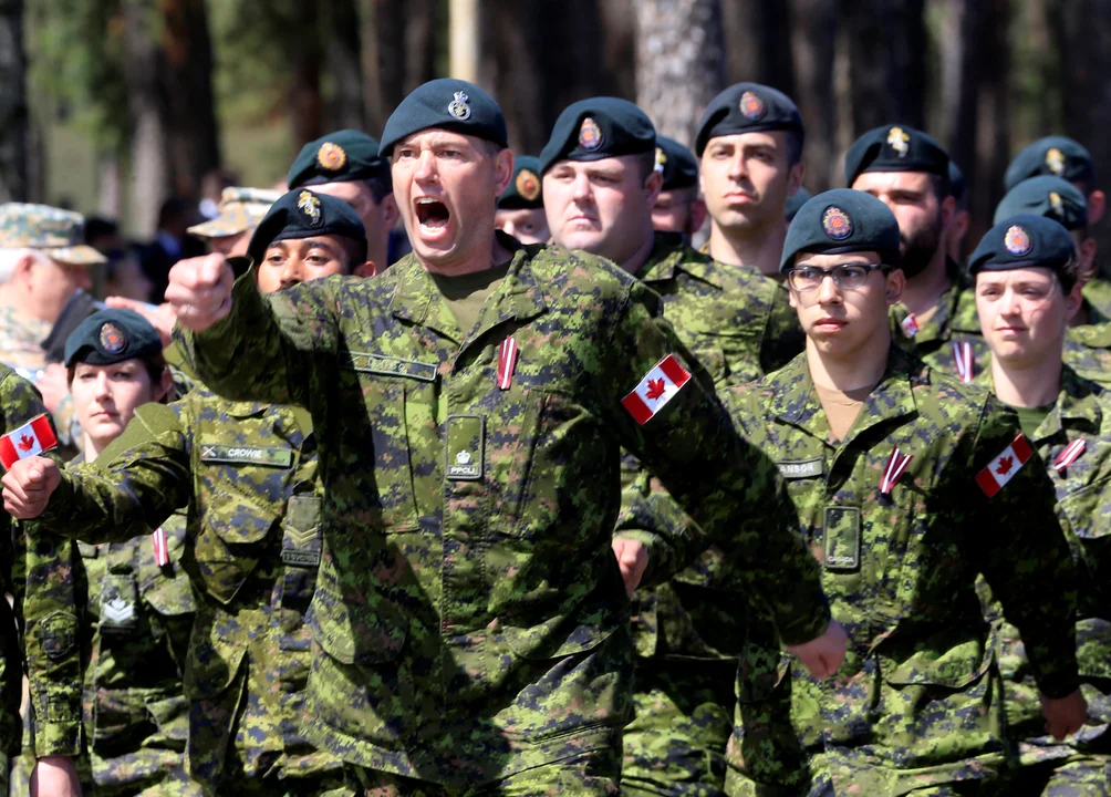 Canadá despliega al ejército para apurar la vacunación