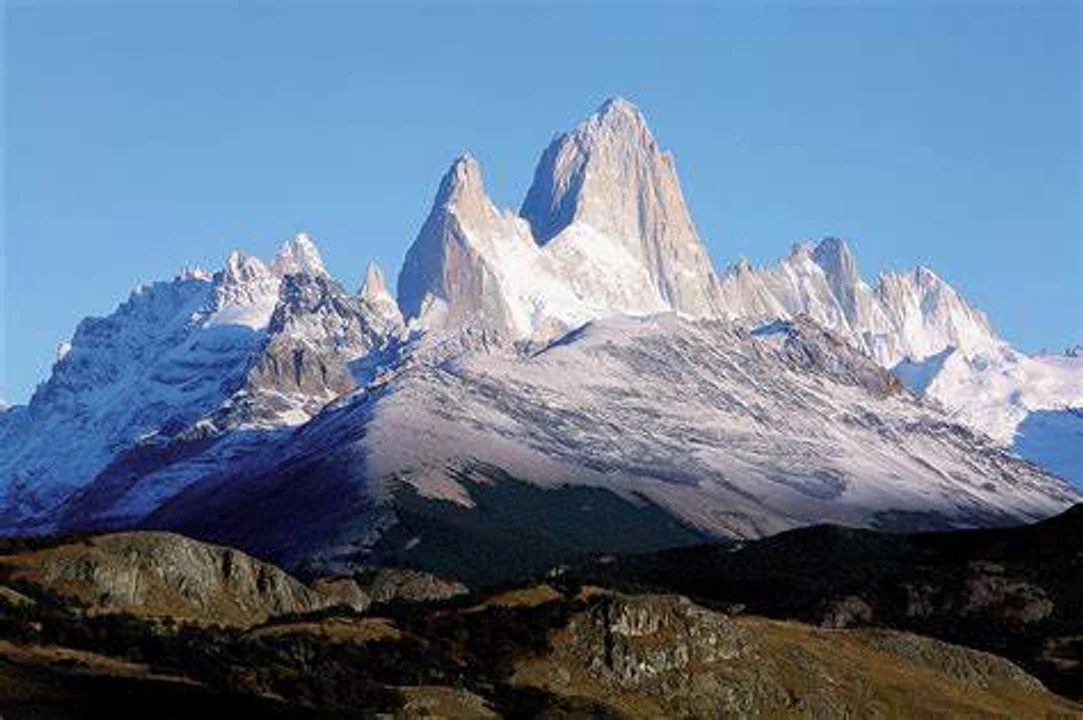 El Fitz Roy y el pico próximo donde ocurrió la tragedia, a 3000 metros de altura.