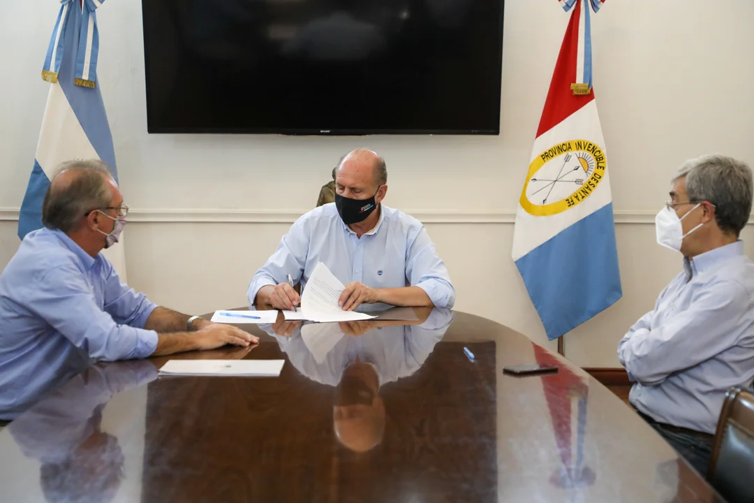 El gobernador firmó el decreto que declara la emergencia agropecuaria
