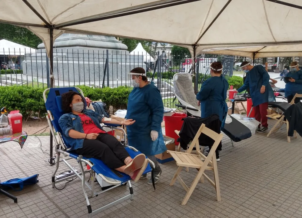 ¿Cuánto debo esperar para donar sangre si fui positivo de Covid?