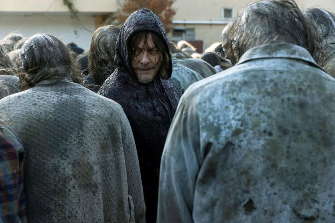 Estrenaron la temporada final de The Walking Dead en medio de amenazas