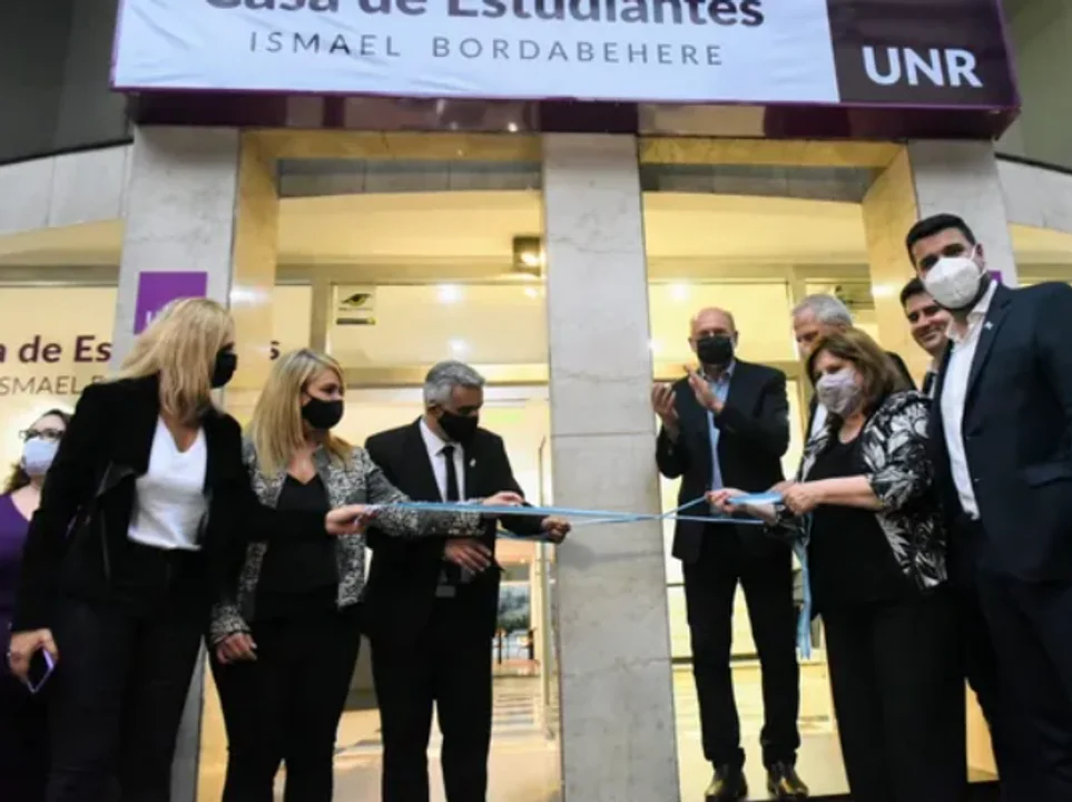 La UNR inauguró su residencia estudiantil y prometen más