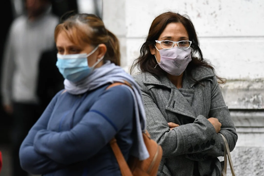 Las afecciones en la voz se incrementaron por el uso de barbijo