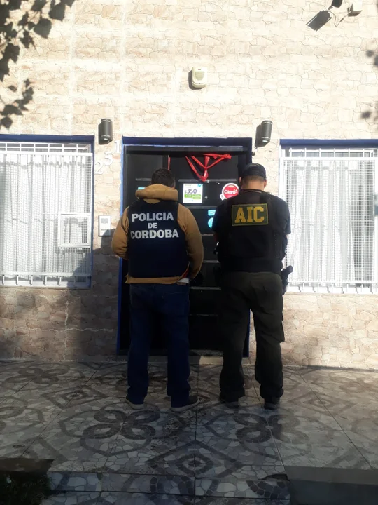 Detienen a 21 cordobeses por presuntas estafas virtuales en Rosario