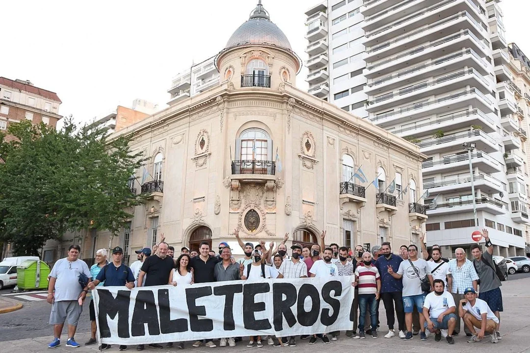 Maleteros advierten que la Muni dilata la reglamentación y se queda con el canon