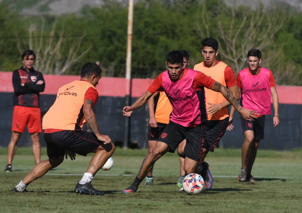 Sanguinetti sigue con la rotación y habría varios cambios ante Racing