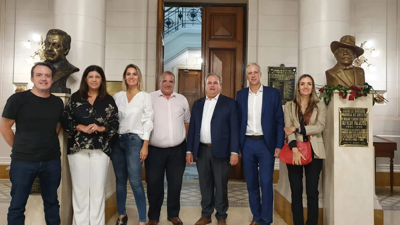 Radicales de Juntos por el Cambio vuelven a la carga por el "Frente de frentes"