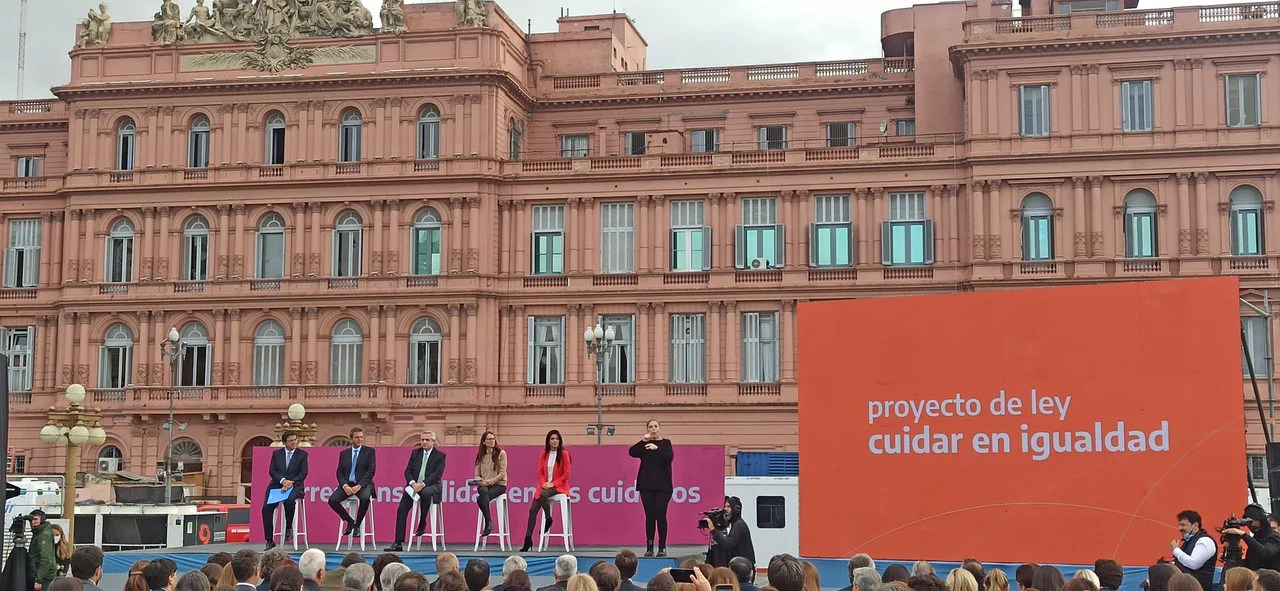 Se presentó "Cuidar en Igualdad", un proyecto que busca ampliar derechos