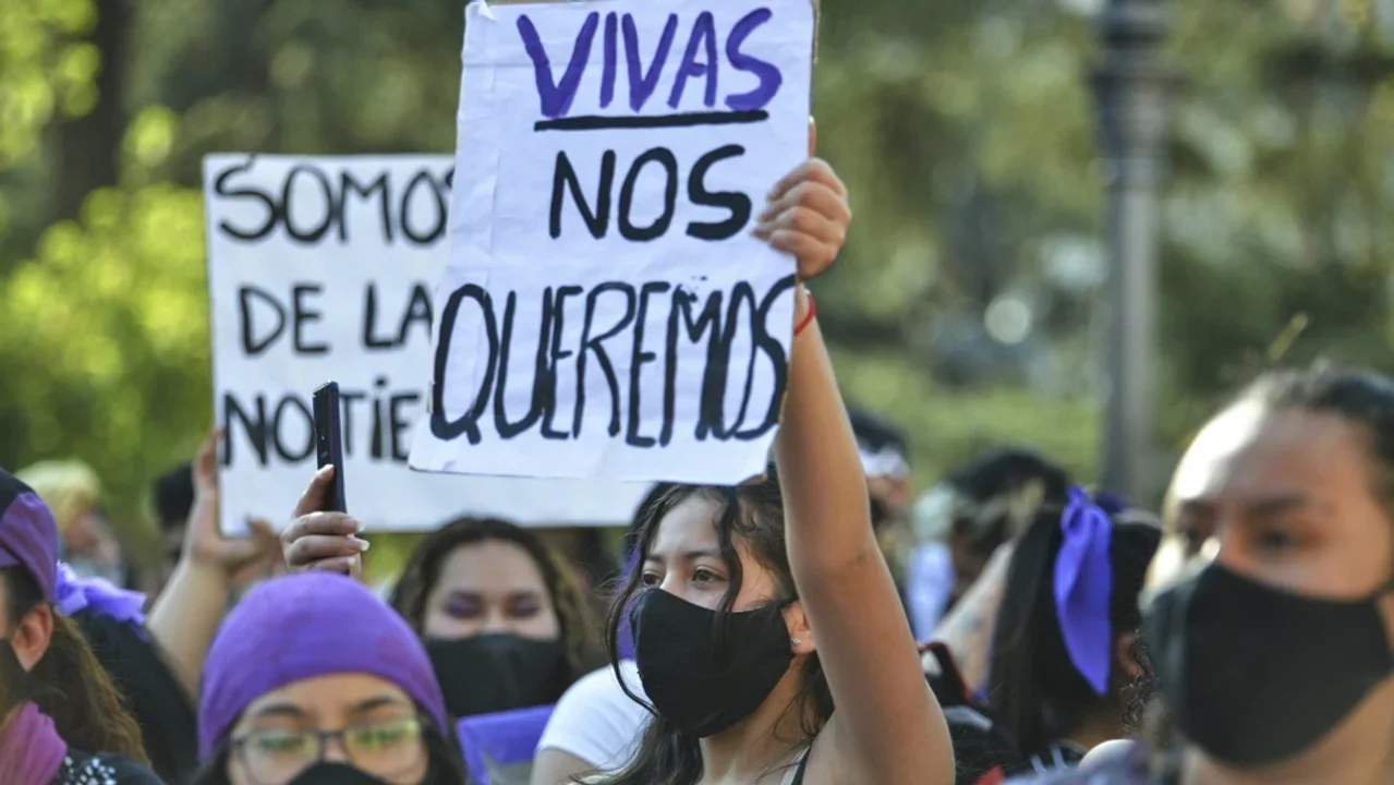 Las calles vuelven a encenderse con el reclamo renovado de "Ni una menos"