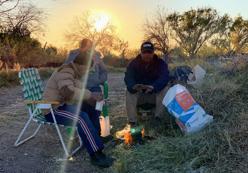 Familias sin techo volvieron a acampar en el sitio de toma. (RosarioPlus)