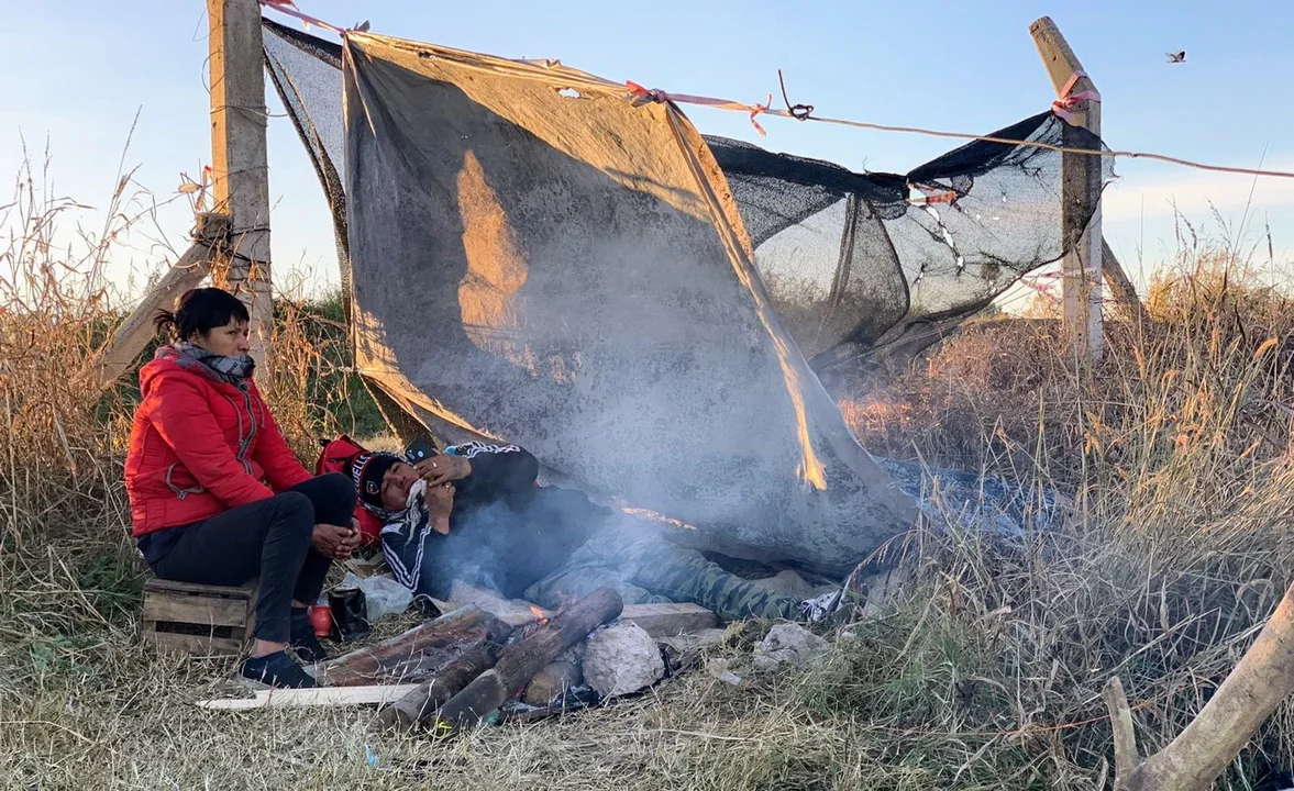 Familias sin techo volvieron a acampar en el sitio de toma. (RosarioPlus)