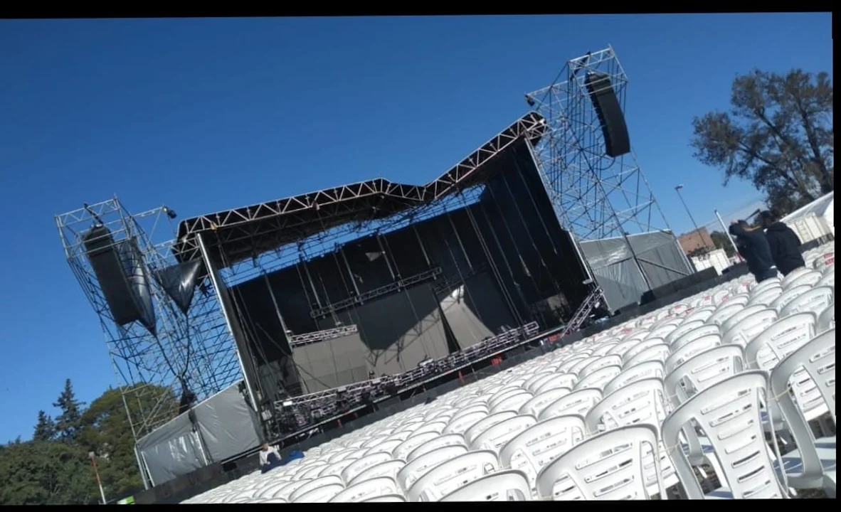 Parte del techo se derrumbó. (Foto: @mariogaloppo)