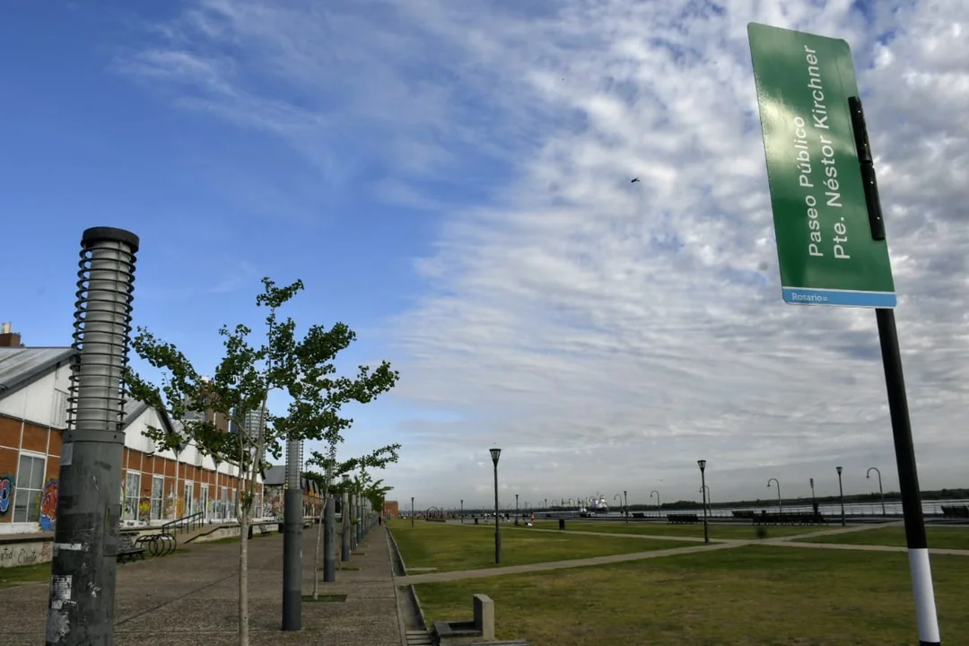 Llegó el viento sur, limpió todo y salió el sol